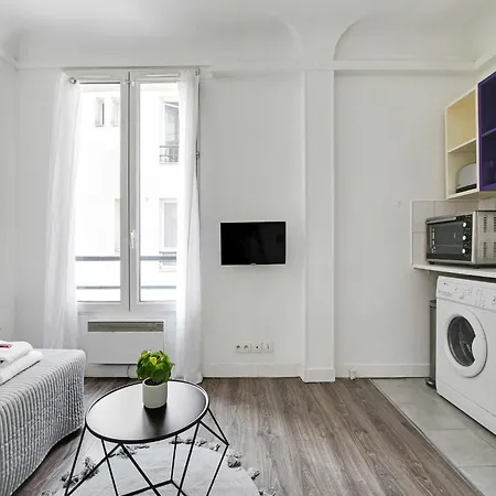 - 2p- Place De Clichy 巴黎