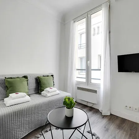 Appartement - 2p- Place De Clichy *