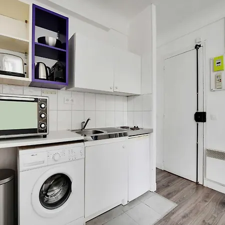 - 2p- Place De Clichy