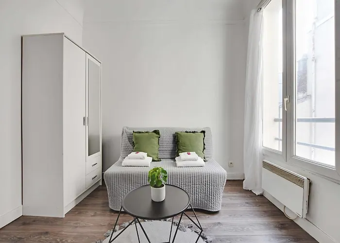 דירה - 2p- Place De Clichy פריז