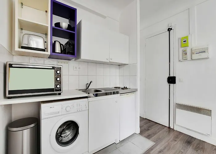 - 2p- Place De Clichy